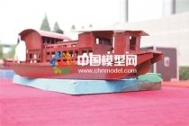 學(xué)生黨員制作紅色模型，弘揚(yáng)紅船精神
